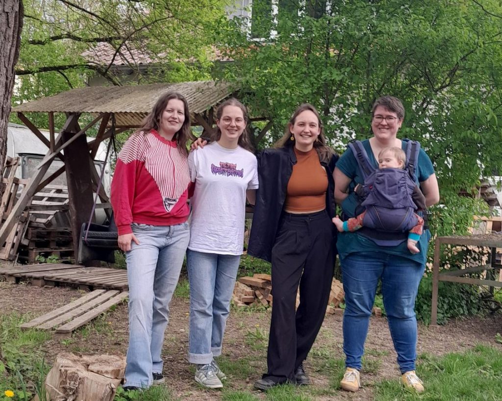 Teilnehmerinnen der MV. Es fehlen die Online-Teilnehmenden.